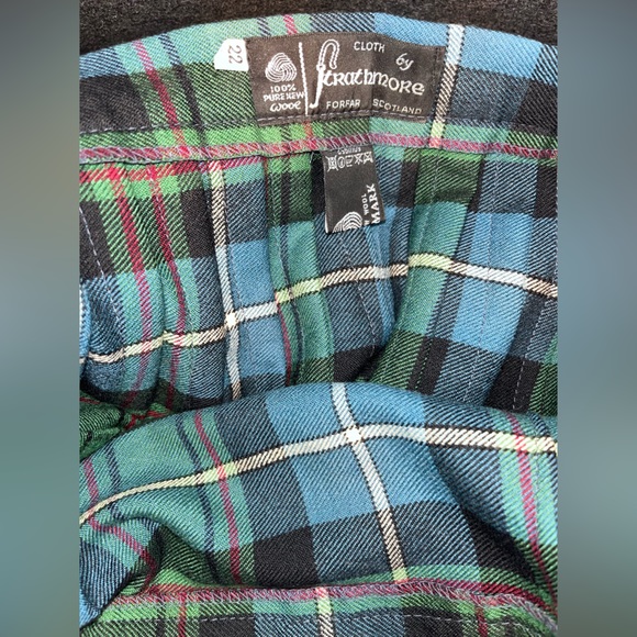 Tartan Strathmor Forfar Scotland 🏴󠁧󠁢󠁳󠁣󠁴󠁿 - Picture 10 of 14